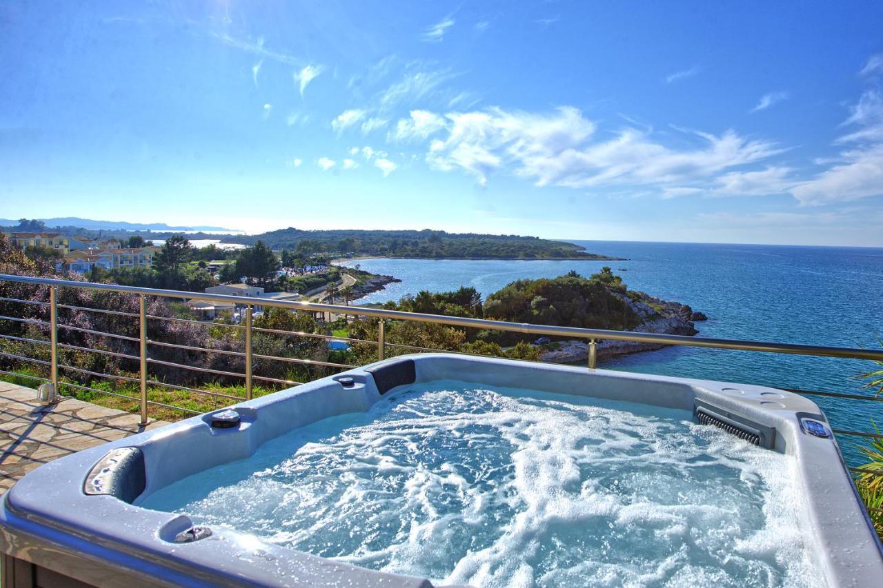 Beachfront Villa Seasun By Posarellivillas Agios Spyridon  Luaran gambar